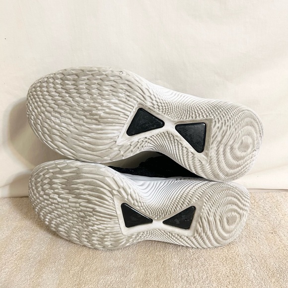 Under Armour Curry Flow 9 Black/White size 8.5 MEN’S BASKETBALL SHOES - Picture 6 of 8